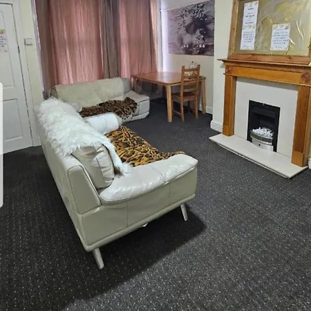 Beautiful 1-bed House In Leeds Leeds (West Yorkshire)